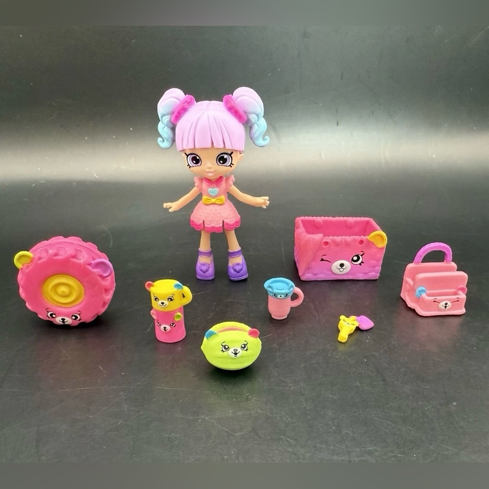 Shopkins Happy Places Rainbow Kate Lil Shoppie Rainbow Beach Doll and Shopkins